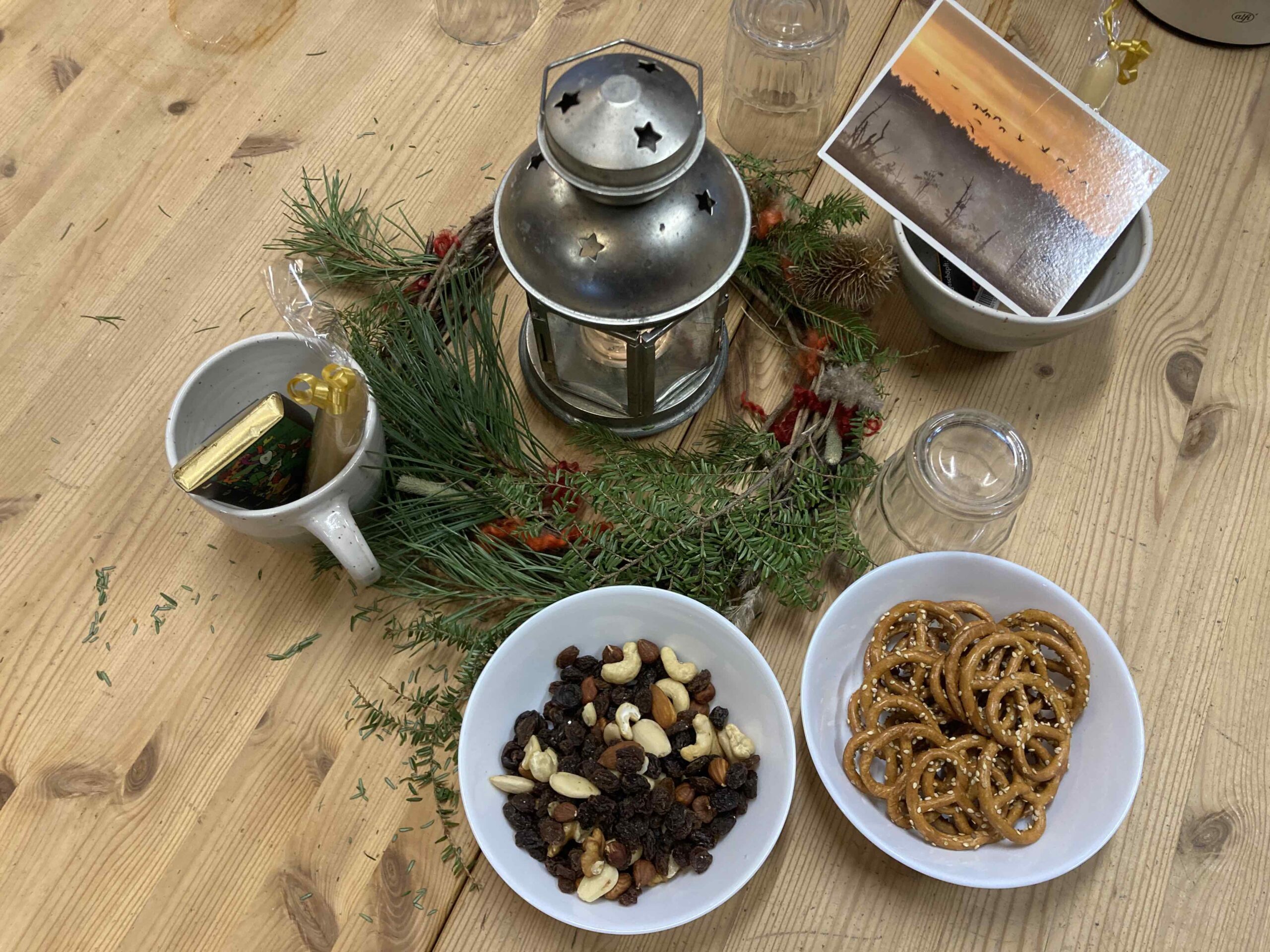 Formalien bei Tee und Knabberzeug